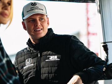 Официально: Мик Шумахер проведет полный сезон в IndyCar в 2026 году