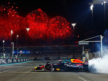 AUTOSPORT.com.ru поздравляет с Новым 2026 годом!