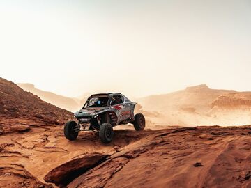 «Испытание пустыней и ночь без механиков». Итоги 4-го этапа «Дакара-2026» для экипажа Ременника