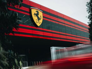 Презентация новой машины Ferrari 23 января: во сколько начало и где посмотреть?
