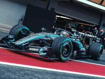 Mercedes привезла McLaren почти секунду. Итоги третьего дня тестов Ф1 в Барселоне