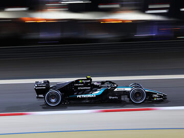 Mercedes устроила разгром соперникам в финальный день тестов Ф1 в Бахрейне