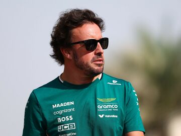 «Со злости швырнул перчатки». Алонсо в ярости из-за проблем Honda