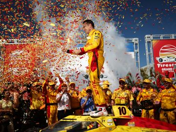 Алекс Палоу выиграл гонку IndyCar в Сент-Питерсберге, Мик Шумахер попал в аварию