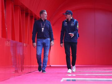 «Боюсь, он…» Йос Ферстаппен намекнул на уход Макса из Формулы 1