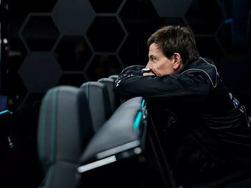 «Чистые гонки». Тото Вольф в восторге от новых правил Формулы 1