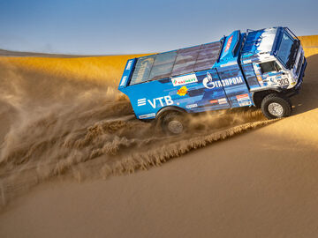 КАМАЗ-мастер вернул свои грузовики к «дакаровской» конфигурации