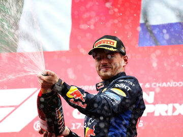 Эксперт назвал единственный вариант ухода Ферстаппена из Red Bull