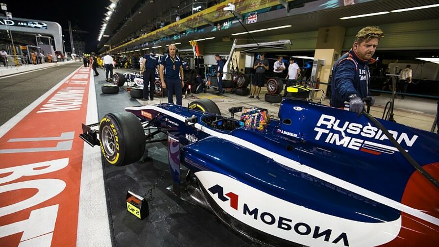 Формула в 2018 году. F2 2018 Russian time. Formula 2. Formula 2 Teams. FIA f2 Russian time 2018 logo.