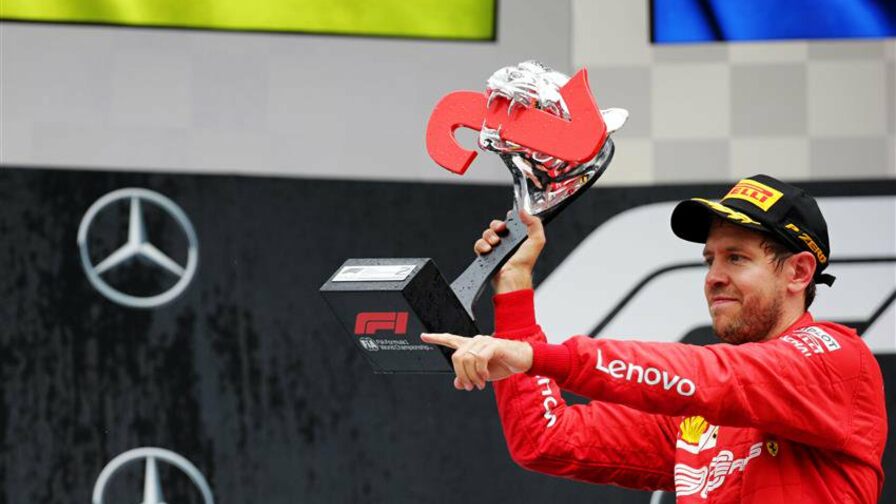 Российский гонщик впервые в сезоне поднялся на подиум «Формулы-1»