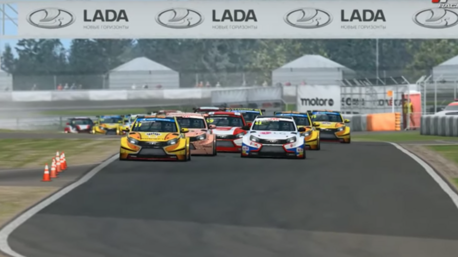 Экватор чемпионата LADA e-Championship