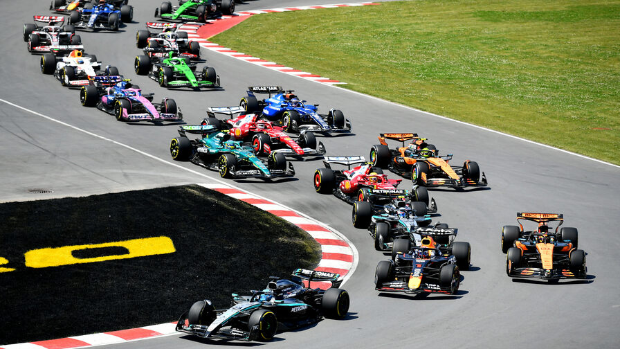 Комментатор Формулы 1: Стюарды высмеяли протест Red Bull Racing Комментатор Формулы 1: Стюарды высмеяли протест Red Bull Racing