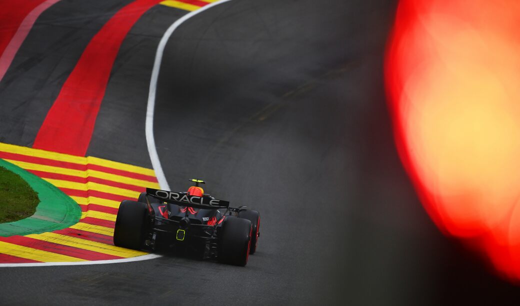 Red Bull шифруется, McLaren играет мускулами. Анализ длинных серий на тренировках Ф1 в Спа