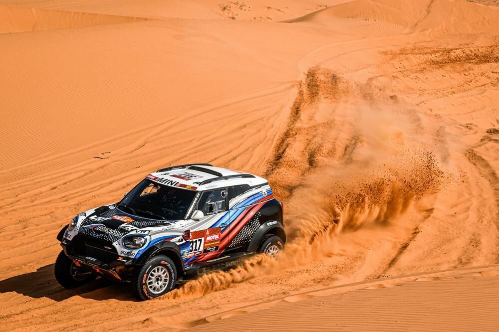 Nissan Dakar 2004