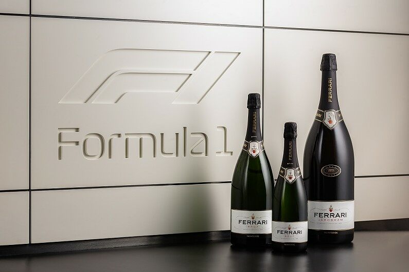 Шампанское на подиуме Формулы 1 заменят игристым вином