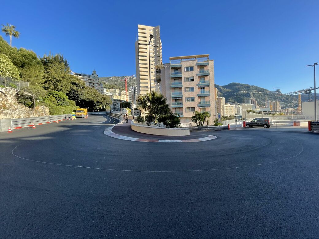 Городская трасса в Монако полностью построена. Фото