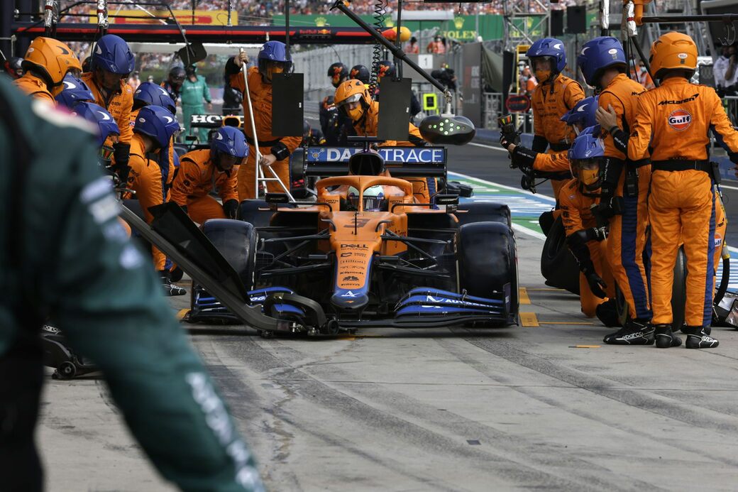 В McLaren объяснили, почему Ландо Норрис не поехал за промежуточными шинами
