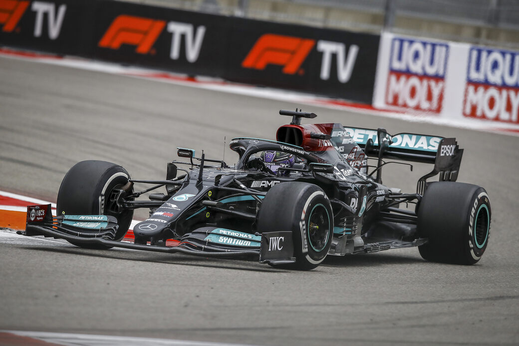 FIA подтвердила штраф Льюиса Хэмилтона на старте Гран При Турции