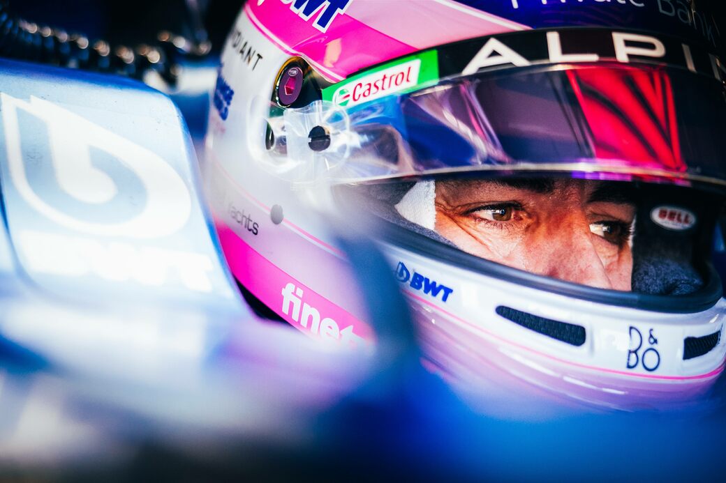 Фернандо Алонсо – быстрейший в первой тренировке Формулы 1 в Японии