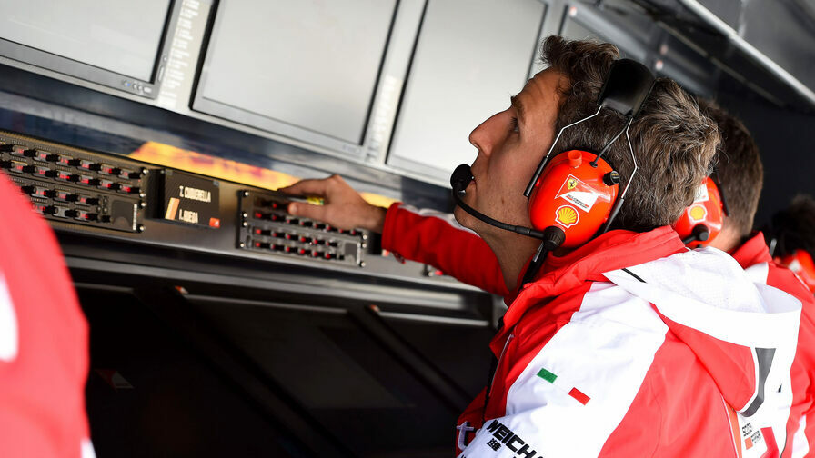 Corriere: Инаки Руэда покинул Ferrari перед началом сезона-2024