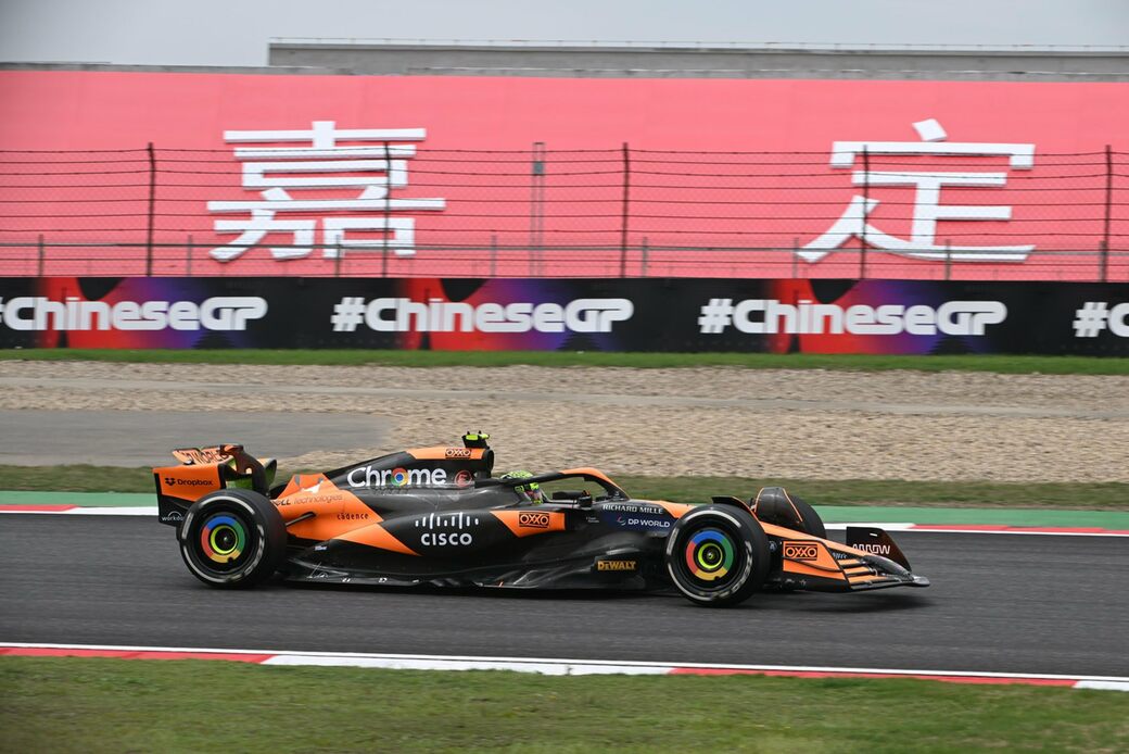 Ландо Норрис выиграл дождевую спринт-квалификацию Ф1 в Китае