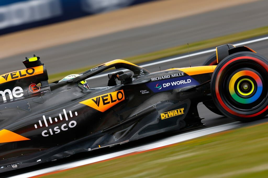 McLaren хочет ужесточить штраф Ферстаппена за аварию с Норрисом