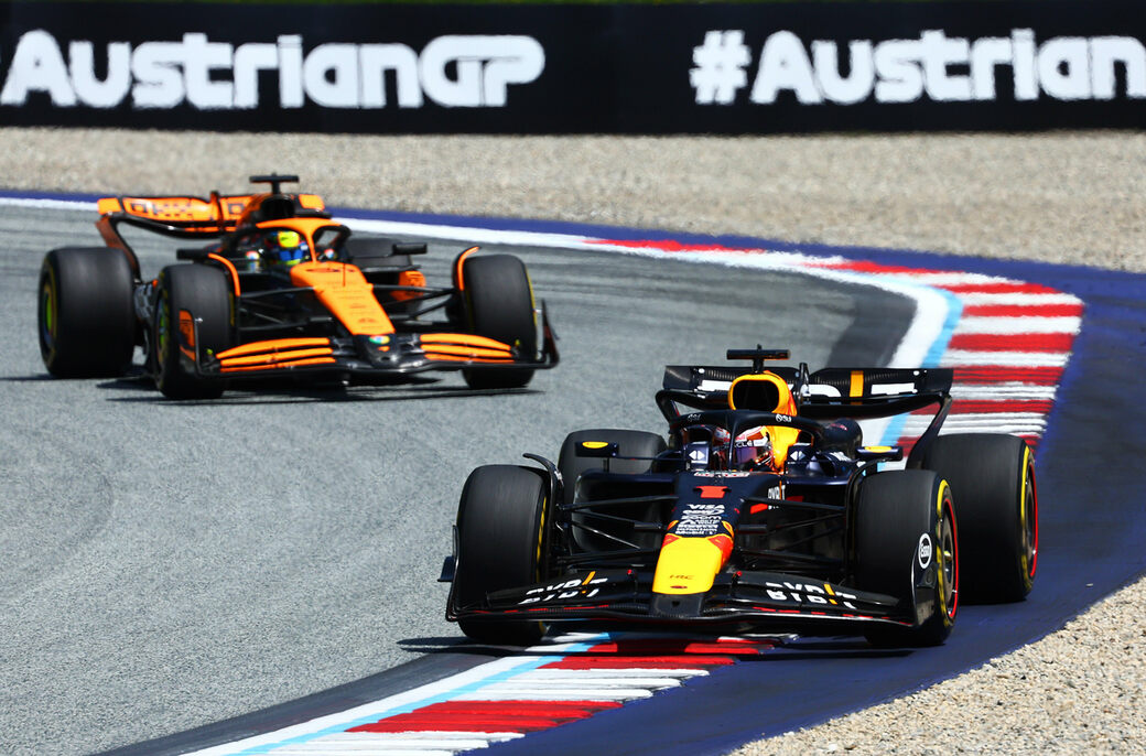 Red Bull Racing подала жалобу на McLaren в FIA