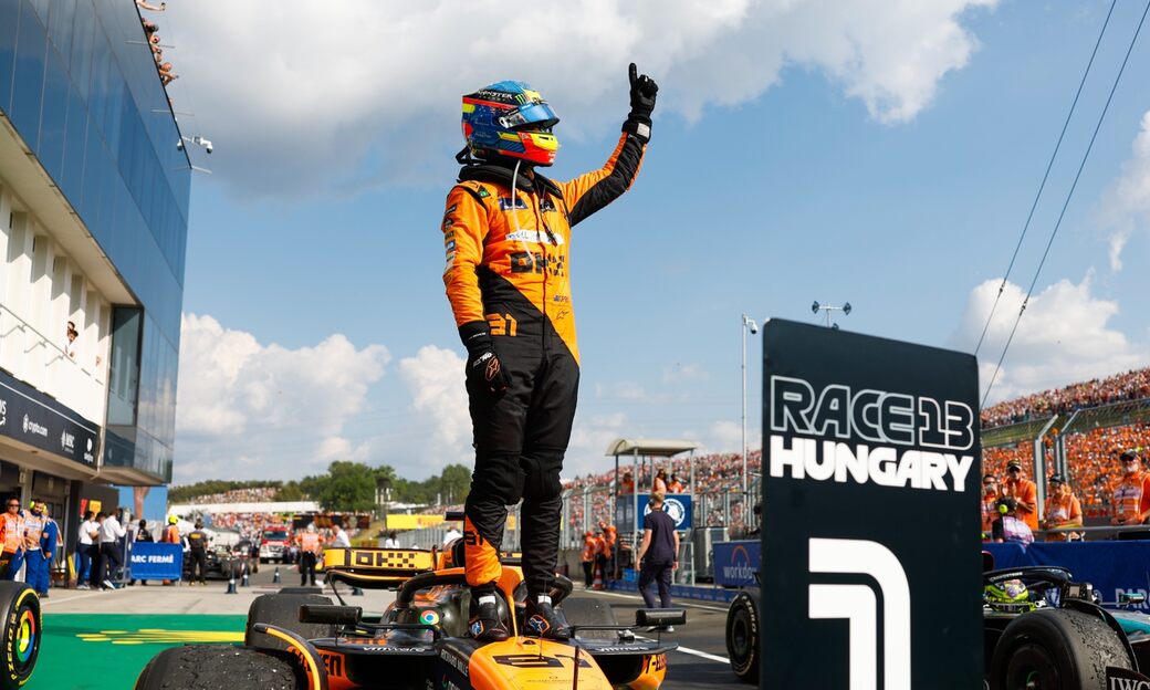 Оскар Пиастри одержал первую победу в карьере на Гран При Венгрии, у McLaren дубль